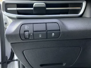 Hyundai Elantra 2023 — фото 23 из 29