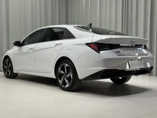 Hyundai Elantra 2022 — фото 22 из 27
