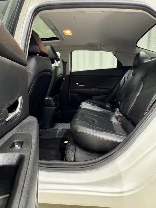Hyundai Elantra 2022 — фото 3 из 27