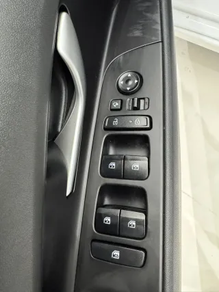 Hyundai Elantra 2022 — фото 4 из 27