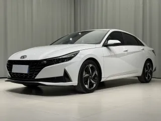 Hyundai Elantra 2022 — фото автомобиля из Китая
