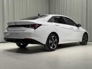 Hyundai Elantra 2022 — фото 20 из 27