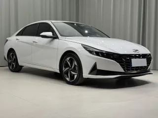 Hyundai Elantra 2022 — фото 21 из 27
