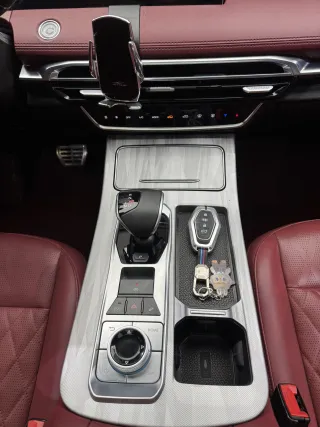 Jetour X70 Plus 2023 — фото 31 из 52