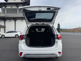Mitsubishi Outlander 2022 — фото 11 из 27