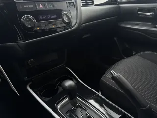 Mitsubishi Outlander 2022 — фото 13 из 27