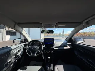 Toyota Yaris L 2022 — фото 10 из 28