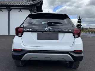 Toyota Yaris L 2022 — фото 33 из 39