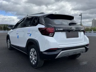 Toyota Yaris L 2022 — фото 34 из 39
