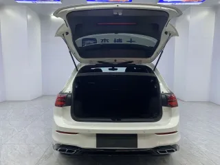 Volkswagen Golf 2023 — фото 16 из 29