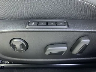 Volkswagen Golf 2023 — фото 12 из 29