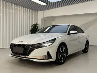 Hyundai Elantra 2022 — фото автомобиля из Китая