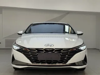 Hyundai Elantra 2022 — фото 26 из 30