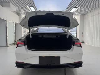 Hyundai Elantra 2022 — фото 20 из 30