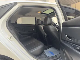 Hyundai Elantra 2022 — фото 8 из 30