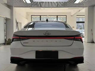 Hyundai Elantra 2022 — фото 4 из 30