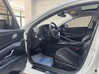 Hyundai Elantra 2022 — фото 6 из 30