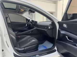 Hyundai Elantra 2022 — фото 9 из 30