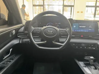 Hyundai Elantra 2022 — фото 16 из 30