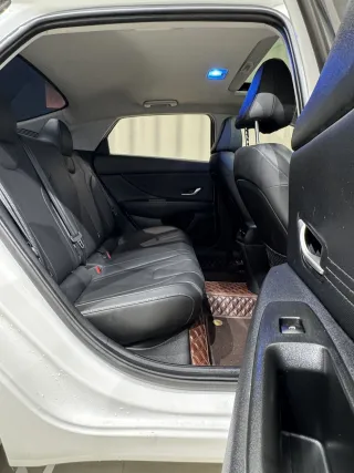 Hyundai Elantra 2022 — фото 9 из 13