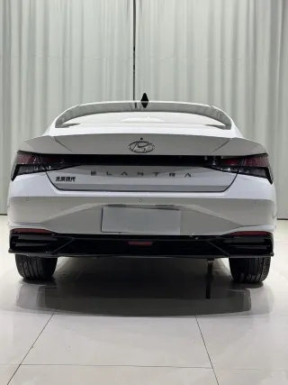 Hyundai Elantra 2022 — фото 5 из 13