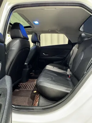 Hyundai Elantra 2022 — фото 10 из 13