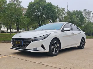 Hyundai Elantra 2022 — фото автомобиля из Китая