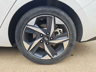 Hyundai Elantra 2022 — фото 12 из 13