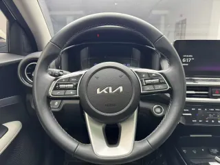 Kia K3 2023 — фото 17 из 23