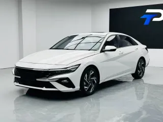 Hyundai Elantra 2023 — фото 1 из 24