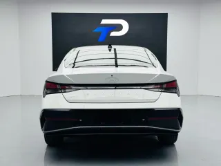 Hyundai Elantra 2023 — фото 5 из 24