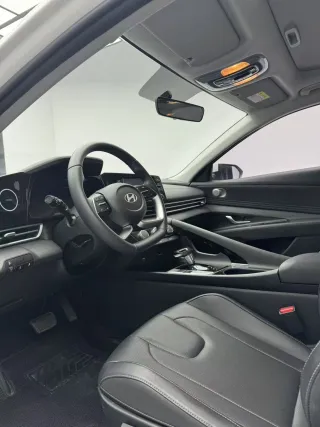 Hyundai Elantra 2023 — фото 7 из 24