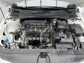 Hyundai Elantra 2023 — фото 13 из 24