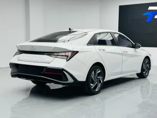 Hyundai Elantra 2023 — фото 6 из 24
