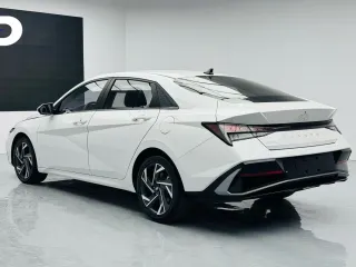 Hyundai Elantra 2023 — фото 4 из 24