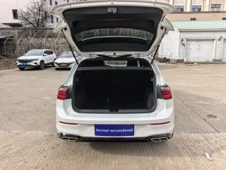 Volkswagen GOLF 2023 — фото 13 из 15