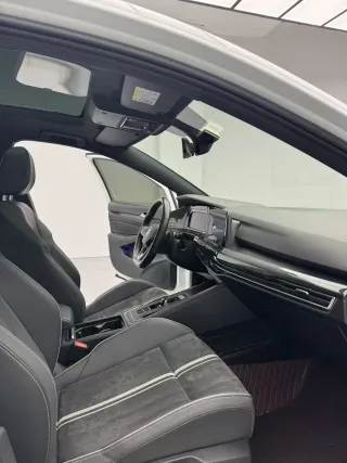 Volkswagen Golf 2022 — фото 8 из 28