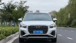 Audi Q2 2023 — фото 2 из 16