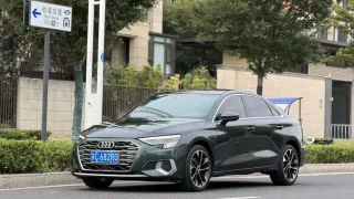 Audi A3 2022 — фото 1 из 19