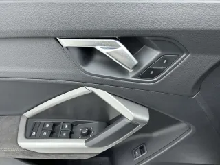 Audi Q3 2021 — фото 8 из 27