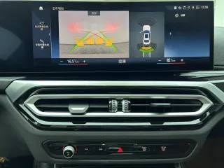 BMW 3-Series 2022 — фото 13 из 23