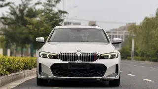 BMW 3-Series 2023 — фото 2 из 16