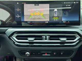 BMW 3-Series 2023 — фото 15 из 26