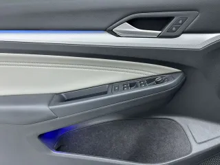 Volkswagen Golf 2023 — фото 12 из 22