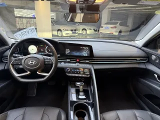 Hyundai Elantra 2023 — фото 9 из 20
