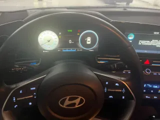 Hyundai Elantra 2023 — фото 15 из 20