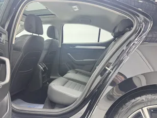 Skoda Superb 2023 — фото 11 из 20