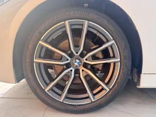 BMW 3-Series 2023 — фото 17 из 31
