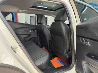 Peugeot 2008 2022 — фото 18 из 31