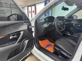 Peugeot 2008.0 2023 — фото 3 из 7